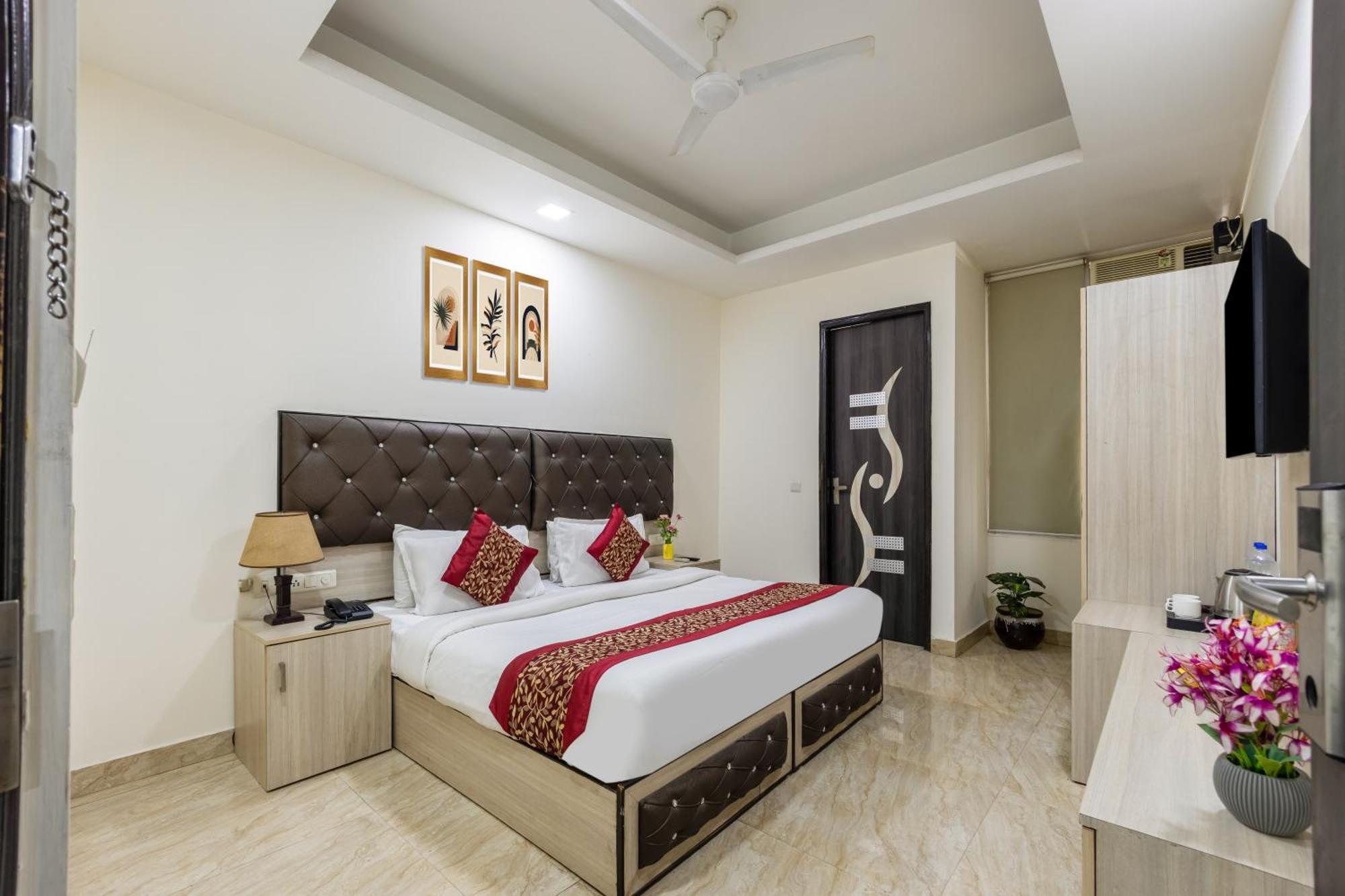 Kabul Hotel By Nexhub Palace - Medanta Gurgaon Bagian luar foto