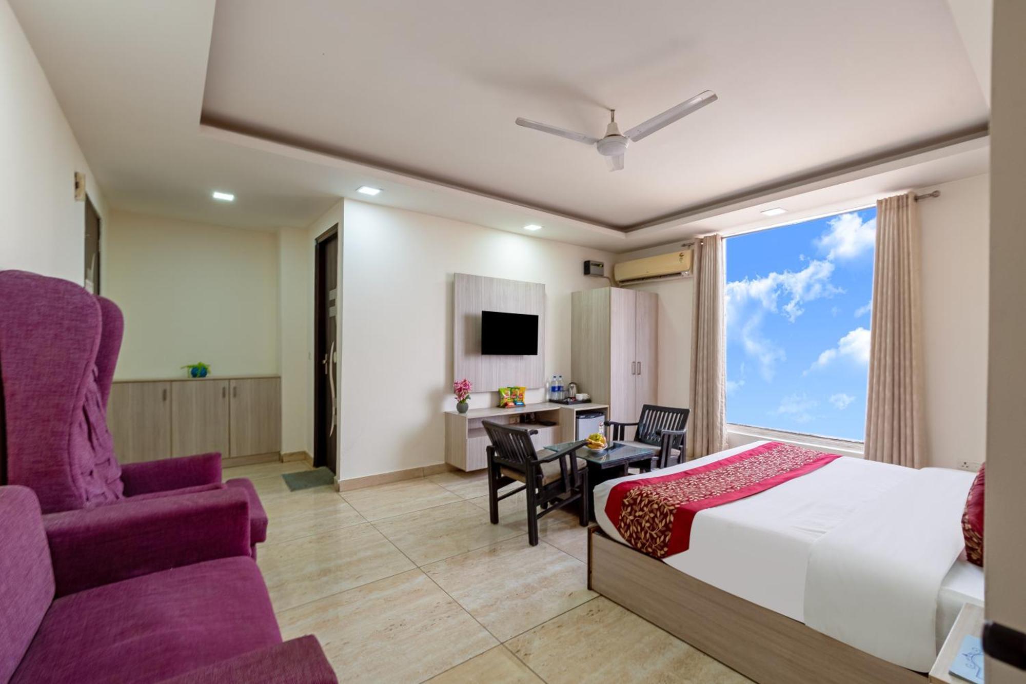 Kabul Hotel By Nexhub Palace - Medanta Gurgaon Bagian luar foto