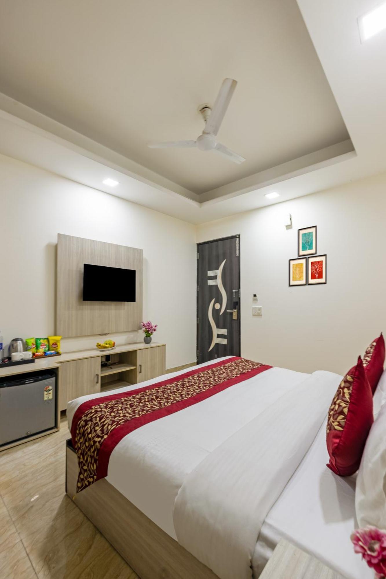 Kabul Hotel By Nexhub Palace - Medanta Gurgaon Bagian luar foto